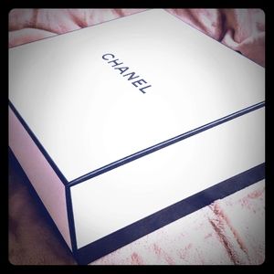 CHANEL Boutique Box in pristine condition